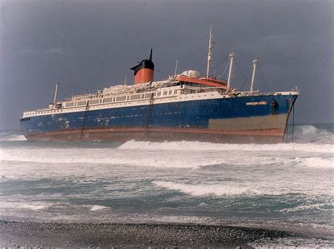 Pin By Camodric Edwards On The Great Ocean Liners Abandoned Ships