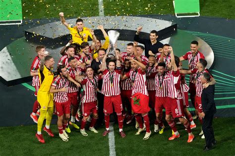 Olympiacos Conquista T Tulo In Dito Da Conference League Ao Vencer