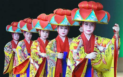 Tradiciones De Creencias Fiestas Costumbres Vestimenta Y Comidas Atelier Yuwaciaojp