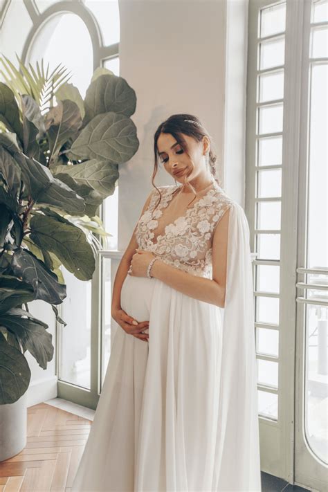 31 Stunning Maternity Wedding Dresses For Stylish Brides Artofit