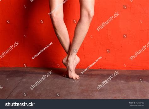 Naked Woman Ballerinas Legs On Red 스톡 사진 762609406 Shutterstock