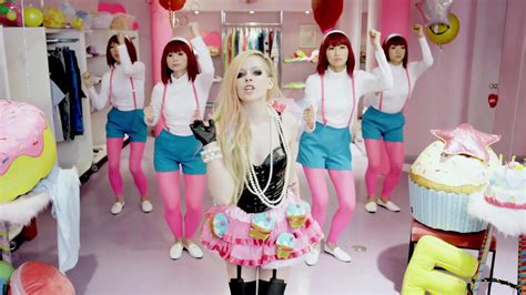 Hello Kitty {Music Video} - Avril Lavigne Photo (38713814) - Fanpop