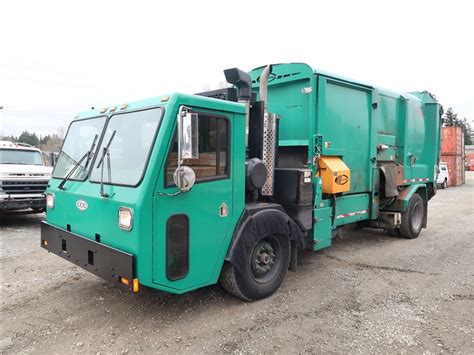 2008 Ccc Refuse Truck Kenmore Heavy Equipment Contractors Equipment And Vehicles Online