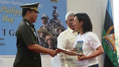 Zambo Mayor Joins 140 Soldiers Awarded For Heroism