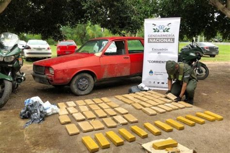 Abandonaron un automóvil con 57 kilos de marihuana en su interior