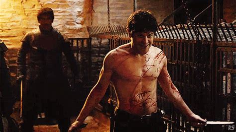 Sneak Preview Iwan Rheon Shirtless In Game Of Thrones Attitude