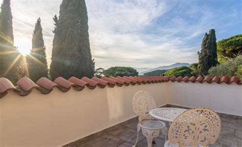 Dok Villa Con Piscina E Parziale Vista Mare A Bordighera Nel Italia