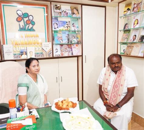 West Bengal Cm Mamata Banerjee Meets Hd Kumaraswamy