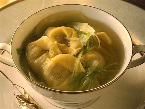 Ricetta Tortelli In Brodo Leggero Donna Moderna