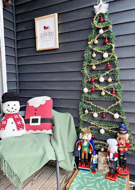 Affordable Balcony Christmas Decorations Classic Red and Green