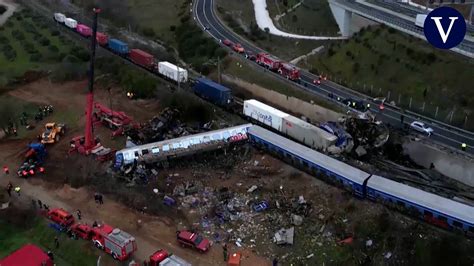 Un Choque Entre Dos Trenes Deja Al Menos Muertos Y Heridos En