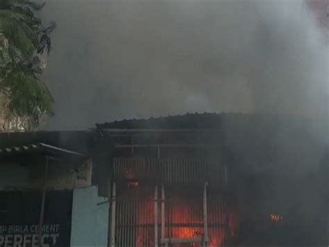 Azamgarh Watch Video Of Massive Fire Caused By Short Circuit आजमगढ़