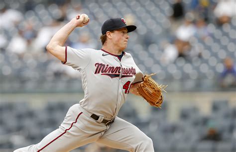 Minnesota Twins Unveil Their New Logo And Uniforms Oggsync