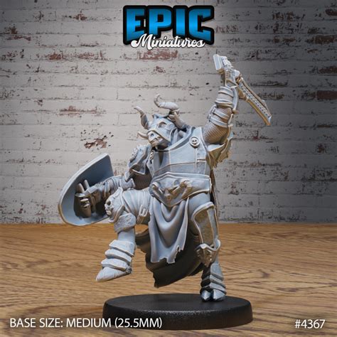 3D Printable Minotaur Paladin Attack / Taurus Hero / Bulky Horned ...