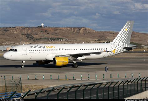 Ec Kbu Vueling Airbus A Photo By Bj Rn Berg Id