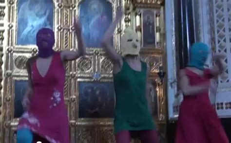 La letra de la performance que llevó a las Pussy Riot a prisión