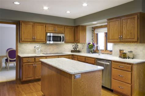 Kitchen Walls With Oak Cabinets Things In The Kitchen