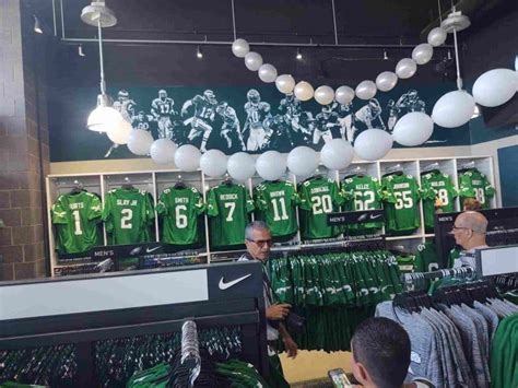 Eagles Kelly Green Jerseys Are Here And They Look Awesome - sportstalkphilly - News, rumors ...