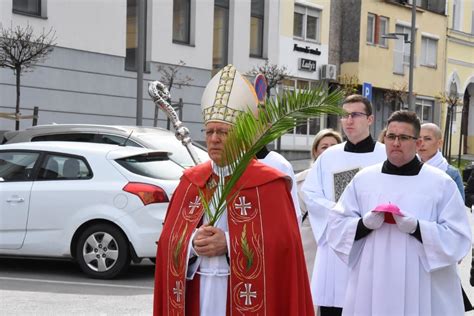 FOTOGALERIJA Procesija ulicama grada i svečano euharistijsko slavlje