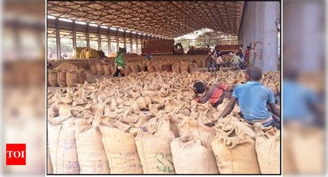 Lifting Slow Paddy Stocks Pile Up In Karnal Grain Markets Gurgaon