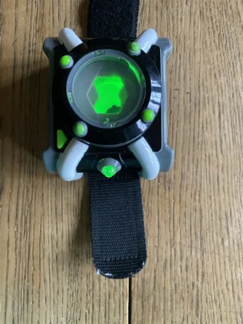 MONTRE ULTIMATE OMNITRIX Deluxe Ben 10 FX lumières sons Alien Force