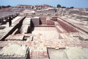 Mohenjo Daro Historical Facts and Pictures | The History Hub