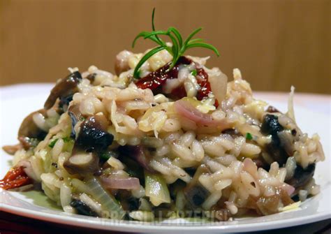 Risotto Z Pieczarkami I Suszonymi Pomidorami Przepis PrzyslijPrzepis Pl