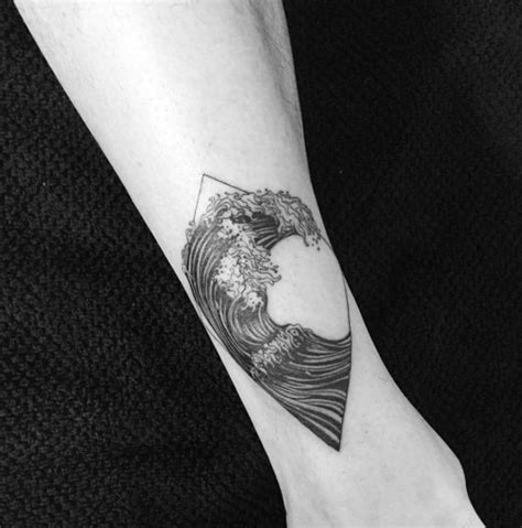 60 Of The Best Wave Tattoos Youll Ever See Tattooblend