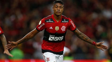 Bruno Henrique Marca Gola O Durante Treinamento Do Flamengo Veja O V Deo