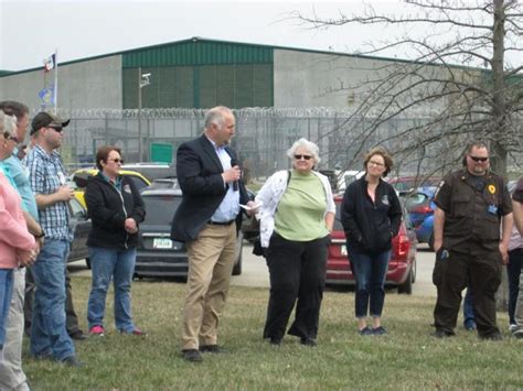 Clarinda Correctional Facility dedicates Crime Victims and Survivors Garden | Gallery | kmaland.com