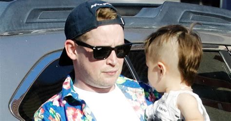 Macaulay Culkin Papa Son Fils Dakota An A Une Coiffure Tr S Tr S