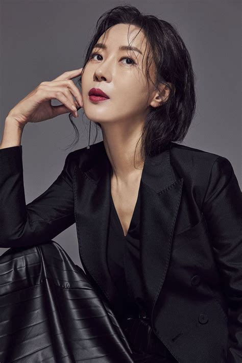 Filmes E Programas De Tv De Kim Hee Jung - Kim Hee-jung Shines in Netflix's "Sweet Home" Season 3 with Maternal ...