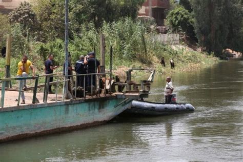 Video Mueren 15 mujeres al caer de un ferry al río Nilo el microbús