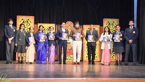 Dig Mayur Patel Unveils Dps Bokaro Annual Magazine Dips Reflection