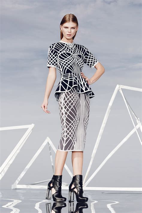 Hervé Léger by Max Azria Pre Fall 2014 Collection Vogue Fall 2014