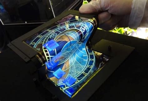 8.7 Inch Folding Flexible Touch Screen Display Unveiled By SEL