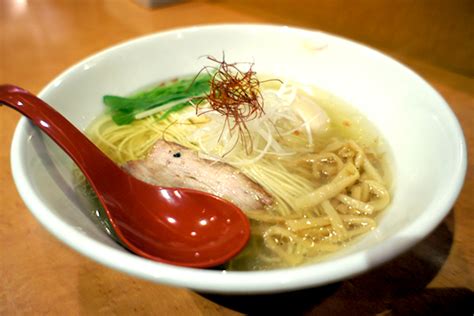 鶏だし塩らーめんと鶏白湯つけ麺が激ウマ！西新宿のラーメン店 麺屋 翔 Mog Mog（もぐもぐ） おいしいものを、たべてしあわせ