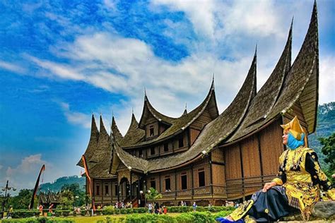 Istana Pagaruyung Pt Innara Tur Wisata