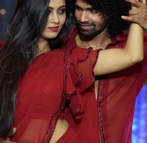 Neha Gowda 2 Hot Saree Romance Reality Dance Show Indiancelebblog