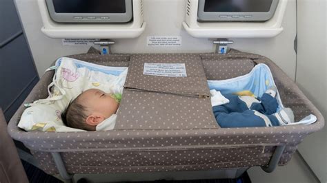 Babys erste Flugreise besten Tipps für Frieden über den Wolken