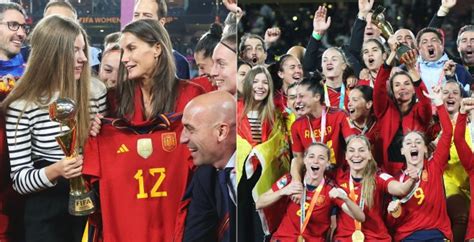 Letizia Ortiz Festeggia La Vittoria Della Spagna Ai Mondiali Di Calcio