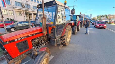 Četvrti dan protesta poljoprivrednika Pojačavaju se punktovi sve je