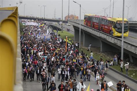 Imágenes Marchas Universitarias En Bogotá Rcn Radio