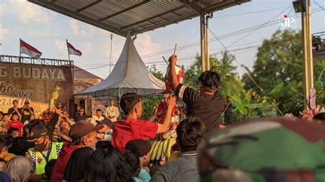 Ribuan Warga Meriahkan Kirab Air Salamun Di Desa Jepang Kudus Jurnal