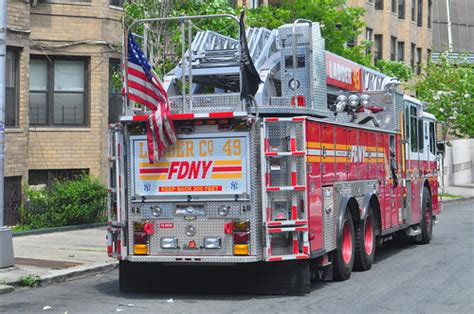 Fdny Ladder 49 2011 Ferrara 100 Rear Mount Aerial Fl11012