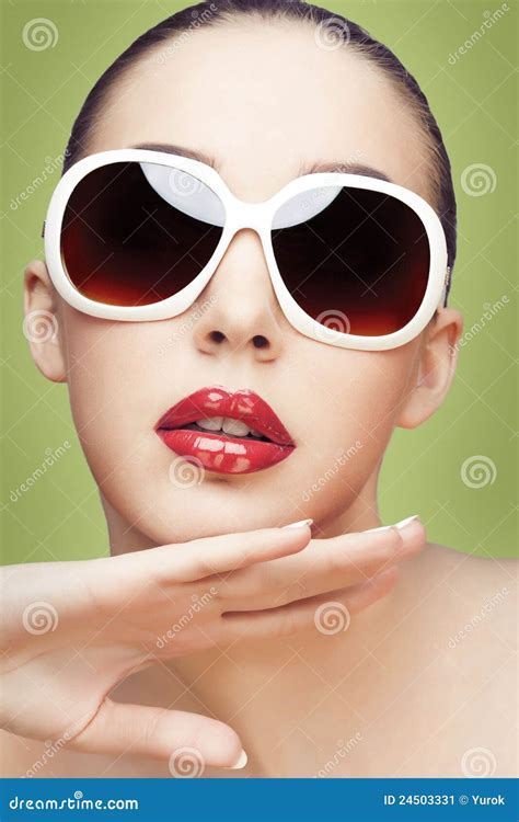 Young Woman Wearing Sunglasses Stock Image Image Of Green Beauty 24503331