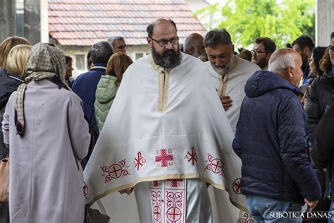 U Hram Svetog Nektarija Eginskog Stigla Ikona Presvete Bogorodice