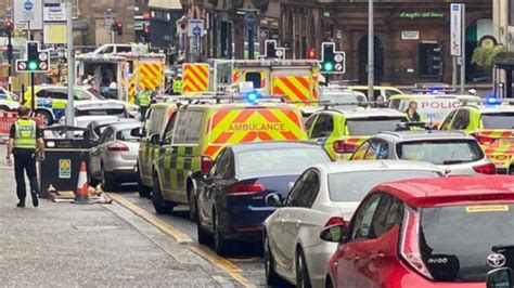 Al Menos Tres Muertos En Un Ataque Con Cuchillo En Glasgow