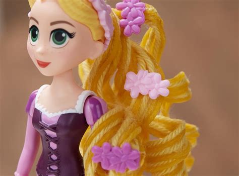 Ripley MUÑECA DISNEY PRINCESS RAPUNZEL RISOS ENREDADOS