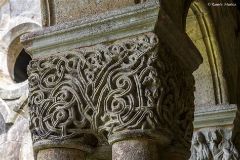 Dsc Capitel De La Galer A Sur Claustro De La Colegiata De Santa